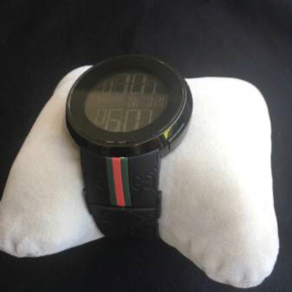 Men’s I Gucci Rubber Strap Watch